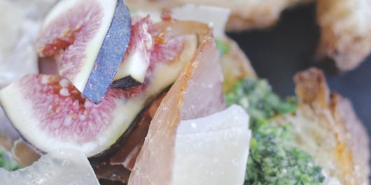 OliveMe-Co’s-Fig-Garlic-Pesto-Bruschetta