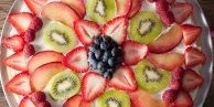OliveMe-Co’s-Fruit-Pizza-with-Cookie-Crust
